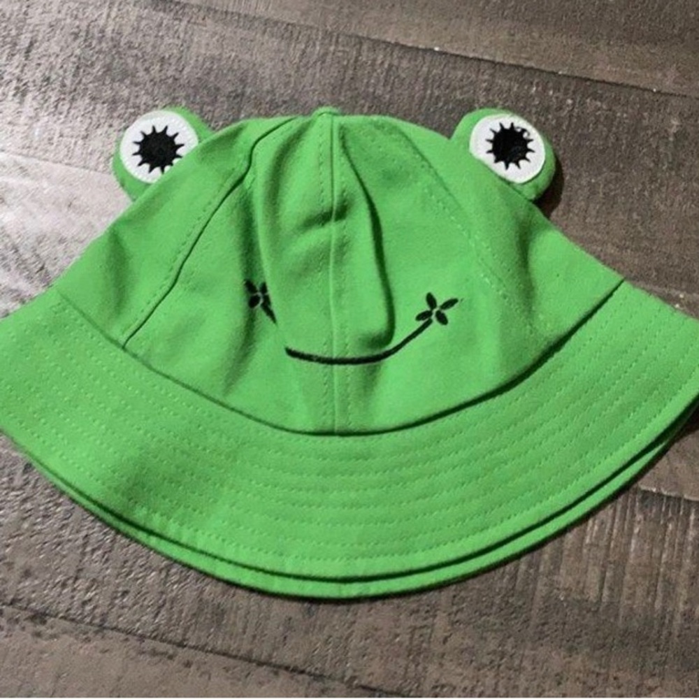 Green Frog Bucket Hat - Picture 3 of 3